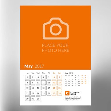 Takvim şablonu Mayıs 2017. Hafta başlıyor Pazartesi. Tasarım yazdırma şablonu. Vektör illüstrasyon izole