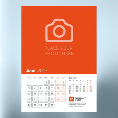 Takvim planlayıcısı şablon Haziran 2017. Hafta Pazartesi başlıyor. Tasarım yazdırma vektör şablonu üzerinde arka plan bulanık izole