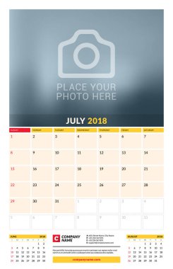 Vektör takvim planlayıcısı şablon 2018 yıl için. Temmuz. Vektör tasarım yer için fotoğraf yazdırma şablonu. Hafta Pazar günü başlar. Sayfa 3 ay. İleti örneği tasarım
