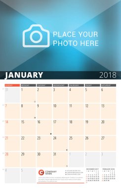 Duvar takvimi planlayıcısı 2018 yıl için. Vektör tasarım fotoğraf ve notlar için yazdırma şablonu. Ayın Evreleri. Hafta başlar Pazar. Sayfa 3 ay. Ocak 2018