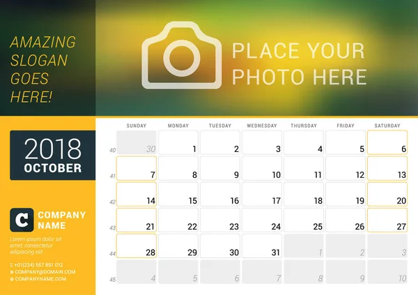 Kalendář Planner pro říjen 2018. Šablona návrhu vektorové s místem pro fotografie. Týden začíná v neděli. Mřížka kalendáře s čísla týdnů — Stockový vektor