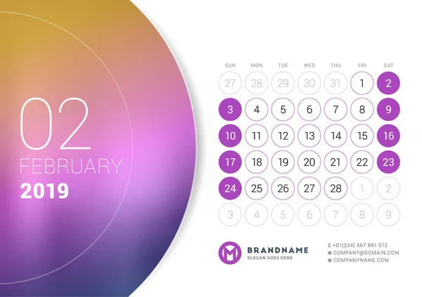 Februari 2019. Bureaukalender voor 2019 jaar. Vector print ontwerpsjabloon met plaats voor foto. Week begint op zondag — Stockvector