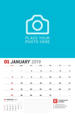Duvar takvimi planlayıcısı 2019 yıl için. Ocak. Vektör yazdırma şablonu fotoğraf için bir yer. Hafta Pazar günü başlar