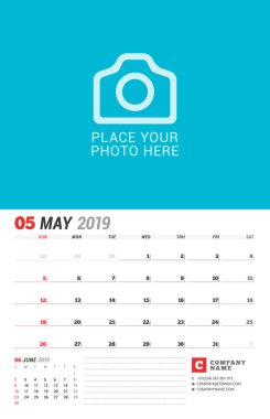 Duvar takvimi planlayıcısı 2019 yıl için. Olabilir. Vektör yazdırma şablonu fotoğraf için bir yer. Hafta Pazar günü başlar