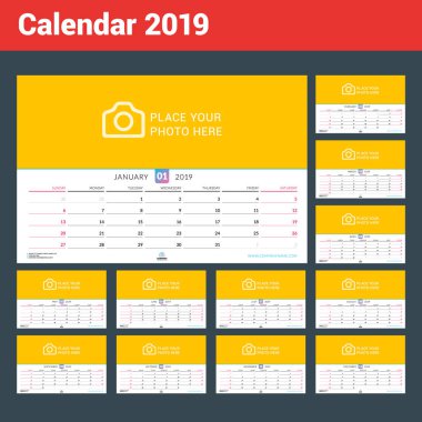 Duvar takvimi 2019 yıl için. Vektör tasarım yer için fotoğraf yazdırma şablonu. Hafta Pazar günü başlar. 12 ay kümesi. Yatay Yönlendirme