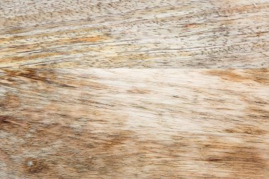Çizgiler ve sıçramalarla yaşlanmış tahta dokusu. Doğal malzeme, yakın çekim. Ahşap arkaplan.