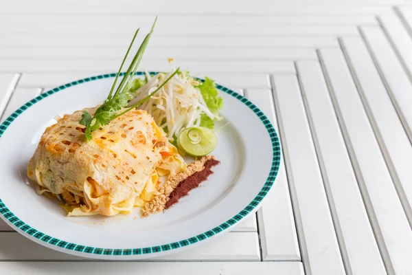 Pad Thai on plate — Stock Photo, Image