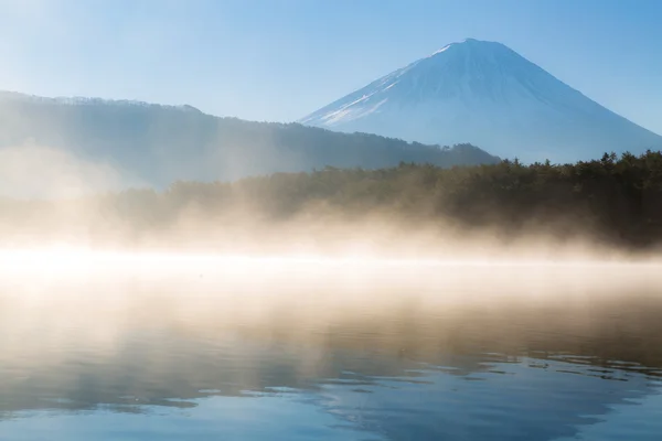 Montagne Fuji au lac Saiko — Photo