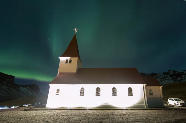 The Northern Lights at Vik Church in Iceland — Stock Photo, Image