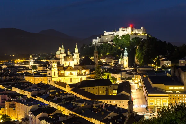 Salzburg stadt bei nacht — Stockfoto