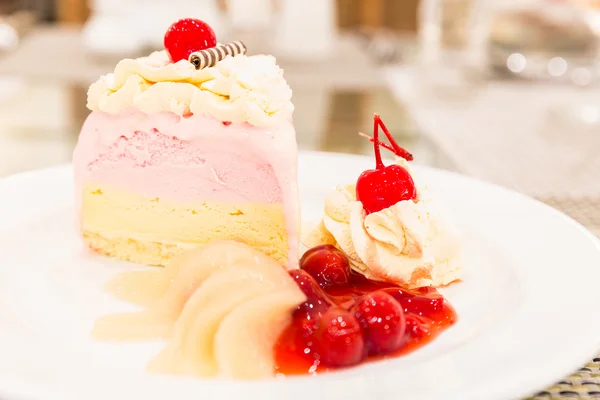 Ice cream cake — Stock Photo, Image