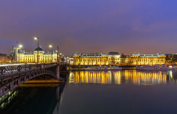 Lyon universitet bron längs floden Rhône — Stockfoto