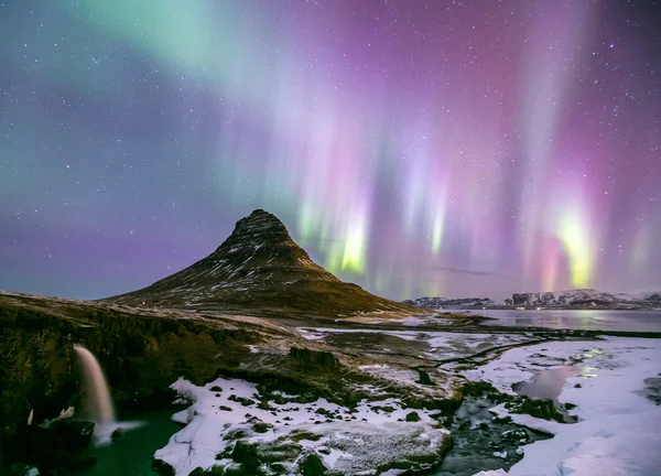 Північне сяйво в Ісландії — стокове фото
