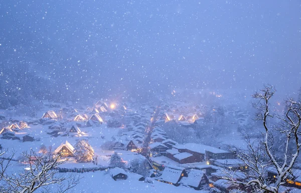 Shirakawago beleuchtet Schneefall — Stockfoto