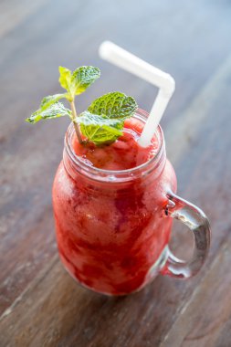 çilek smoothie shake