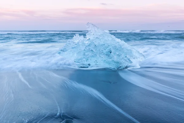 Playa de iceberg en Islandia —  Fotos de Stock