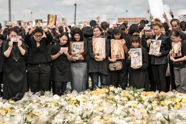 Tay insanlar Kral marşı şarkı