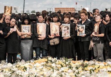 Tay insanlar Kral marşı şarkı