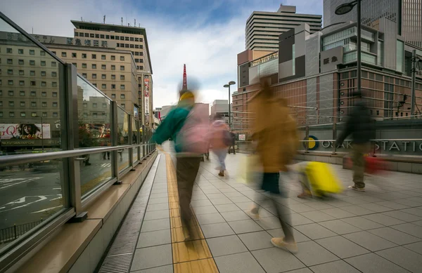 Pedestrians at Osaka Station in Osaka — Stock Photo, Image