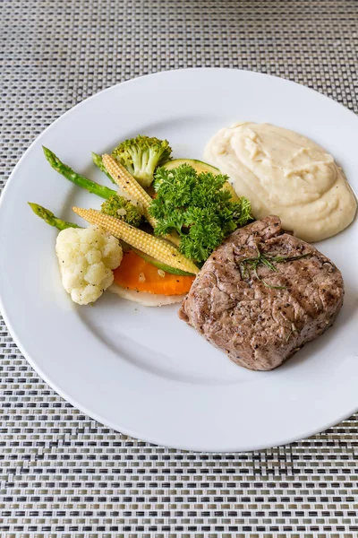 Grilled fillet steak — Stock Photo, Image