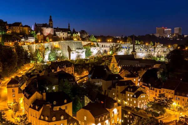 Cidade de Luxemburgo à noite — Fotografia de Stock