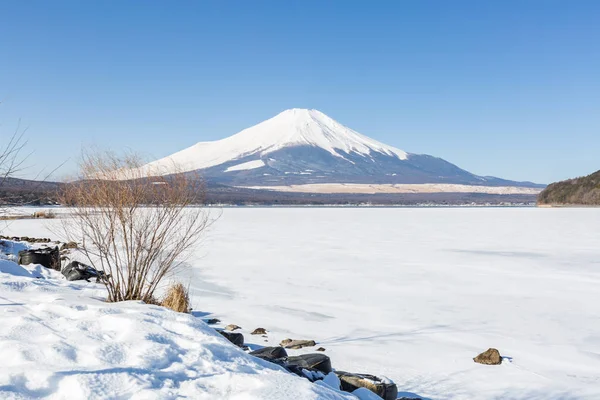 Sjön och berget Fuji — Stockfoto