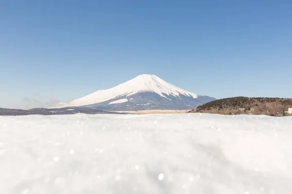 Взимку гора Фудзі — стокове фото