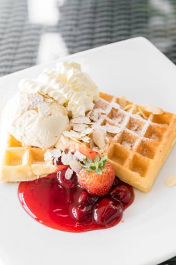 Dondurmalı waffle.
