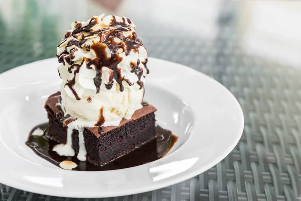 Chocolate Brownie with Ice cream — Stock Photo, Image