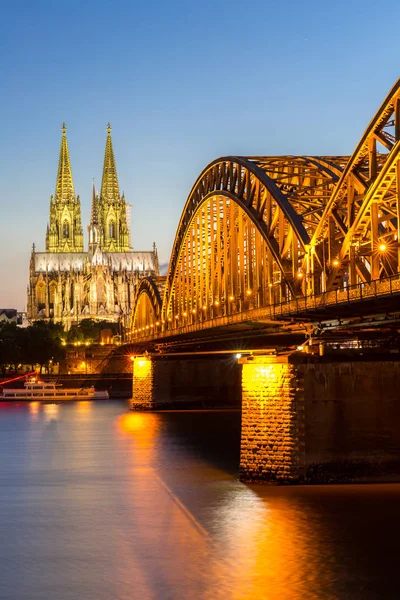 大聖堂とホーエンツォレルン橋 — ストック写真