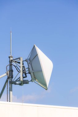 uydu ve radyo vericisi