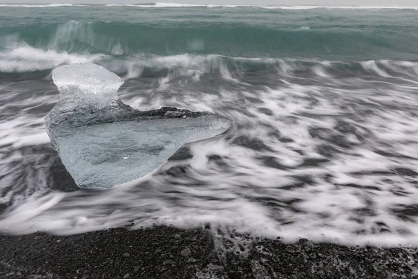 Iceberg Diamond beach — Zdjęcie stockowe