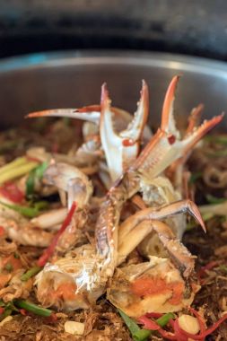 Buharda pişmiş Yengeç erişte