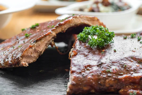 Costillas de cerdo asadas — Foto de Stock