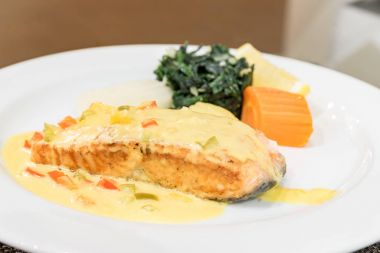 Fırfırlı somon Steak