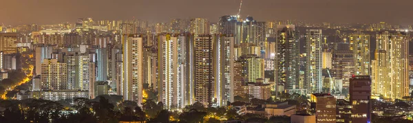 Singapore skyscraper at night — Stok fotoğraf