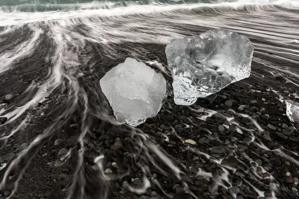 Iceberg on Diamond beach — Stock Photo, Image