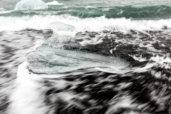 Iceberg en la playa de Diamond — Foto de Stock