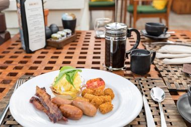 yumurta benedict ile Kahvaltı