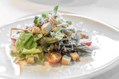 İtalyan ceasae salata