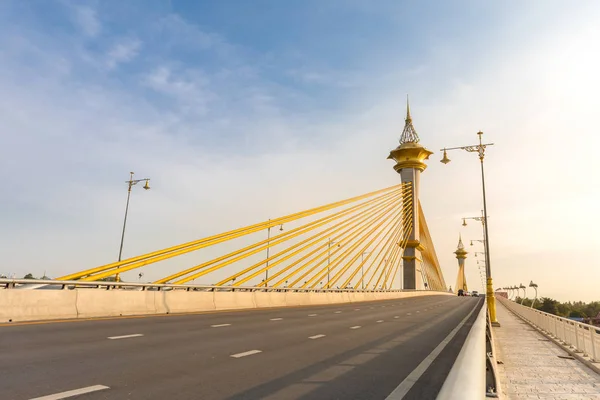 Ponte Maha Chesadabodindranusorn — Foto Stock