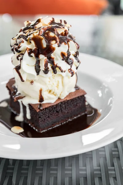 Chocolate Brownie with Ice cream — Stock Photo, Image