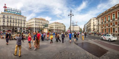 Puerta del Sol 'daki insanlar