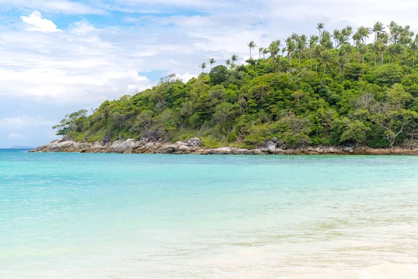 Hermoso paisaje coralino en la isla de Racha — Foto de Stock