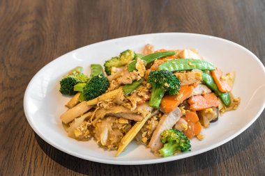 kızarmış pilav şehriye