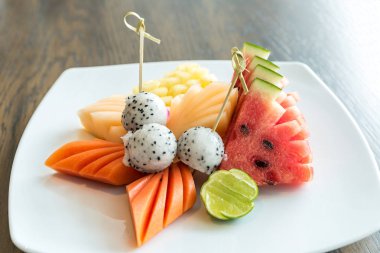 Egzotik tropik meyve seti 