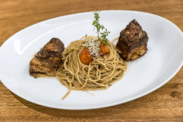 Spaghetti with Pork Belly — Stock Photo, Image