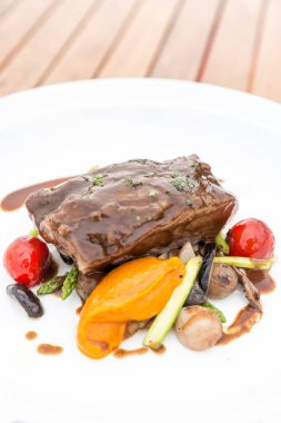 Yavaş Kavrulmuş kaburga yemek 