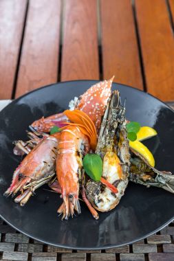 ıstakoz ve yengeç karides