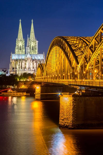 Catedral e Ponte Hohenzollern — Fotografia de Stock
